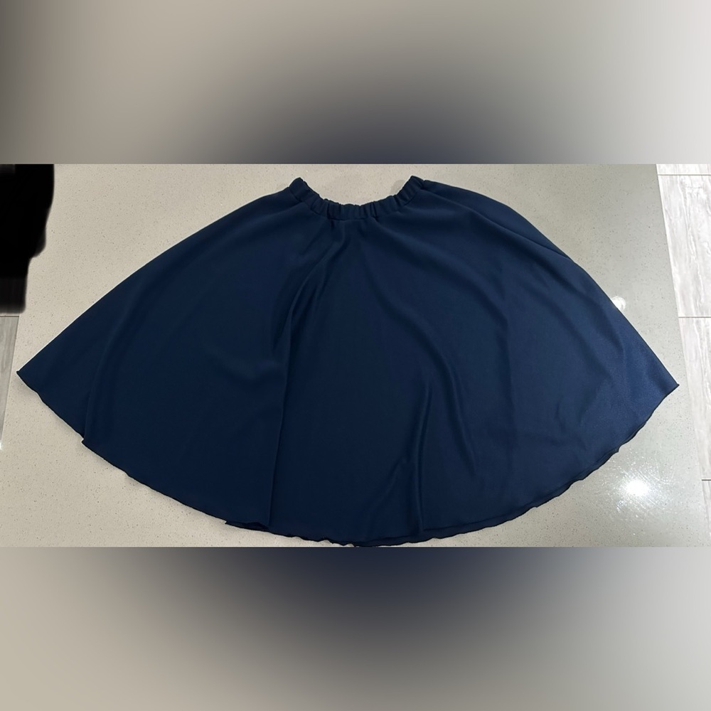 Rivars: Women’s Y2K Elegant Skirt- Size Small - Picture 4 of 6